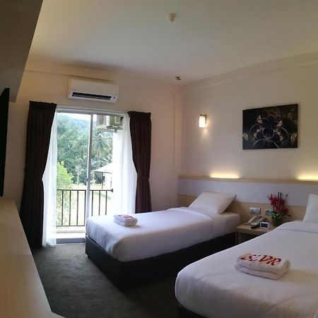 Serdang Lake View Resort Sungai Kechil Екстер'єр фото