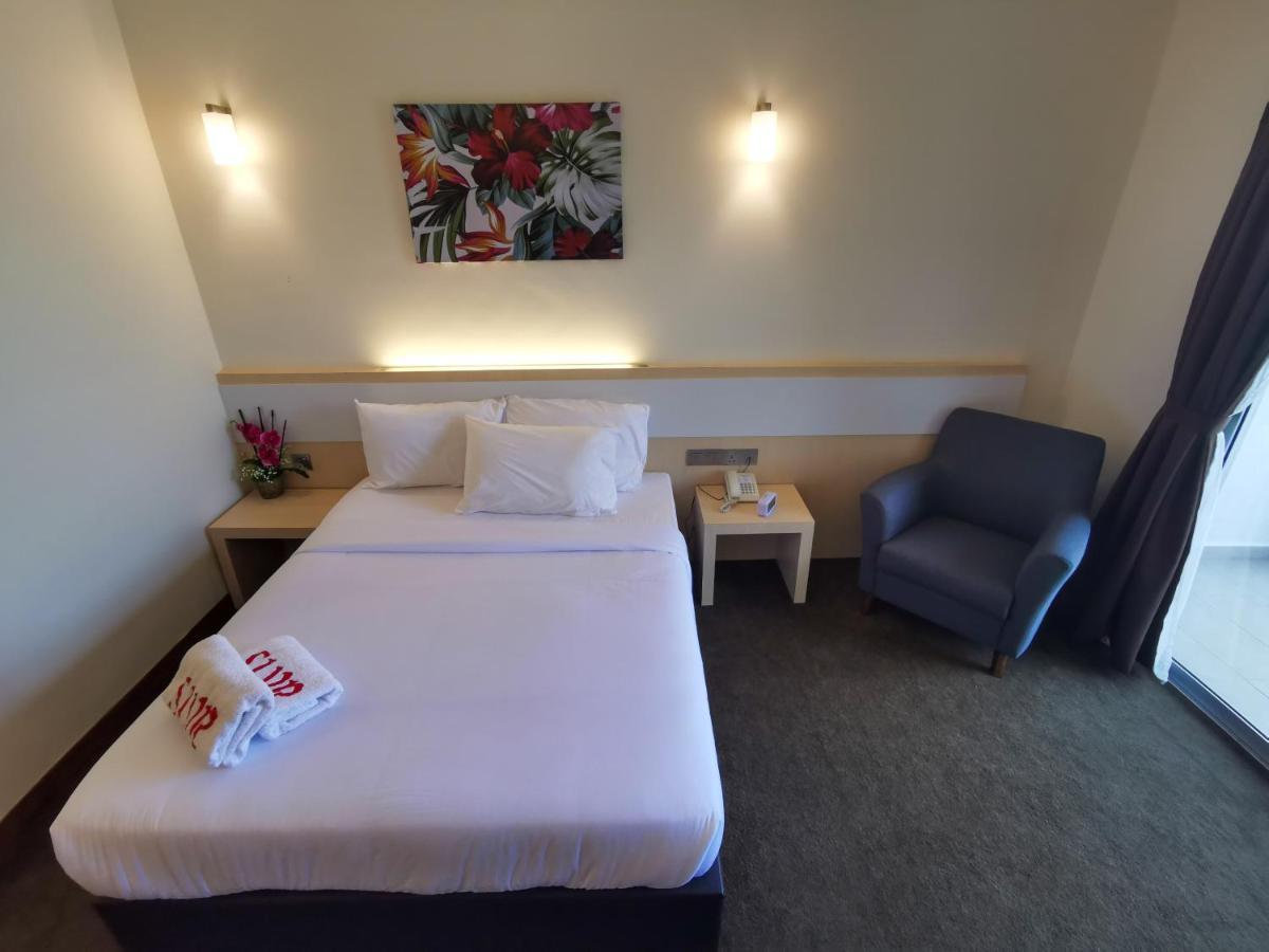 Serdang Lake View Resort Sungai Kechil Екстер'єр фото