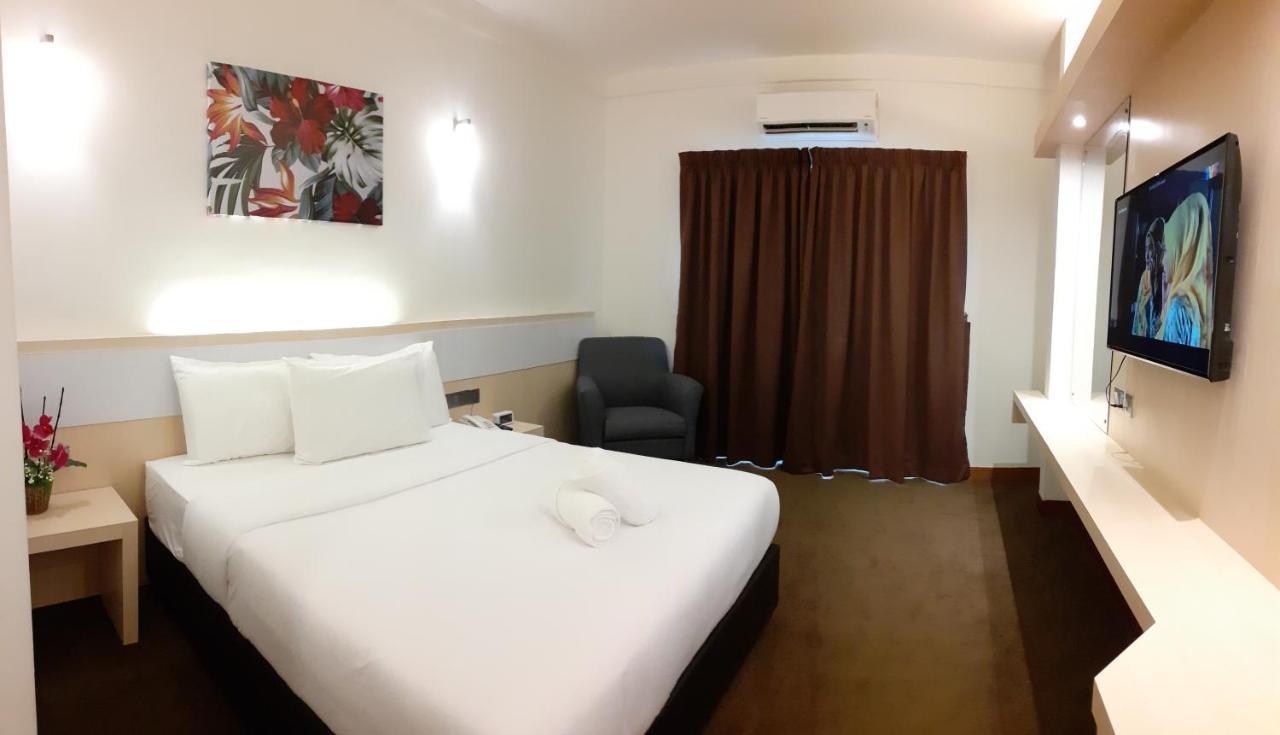 Serdang Lake View Resort Sungai Kechil Екстер'єр фото