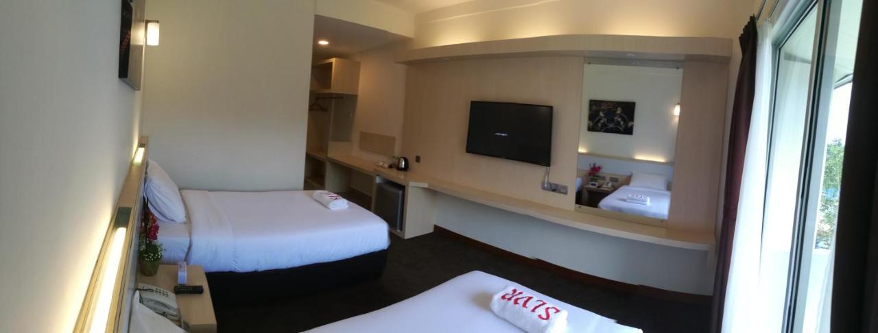 Serdang Lake View Resort Sungai Kechil Екстер'єр фото