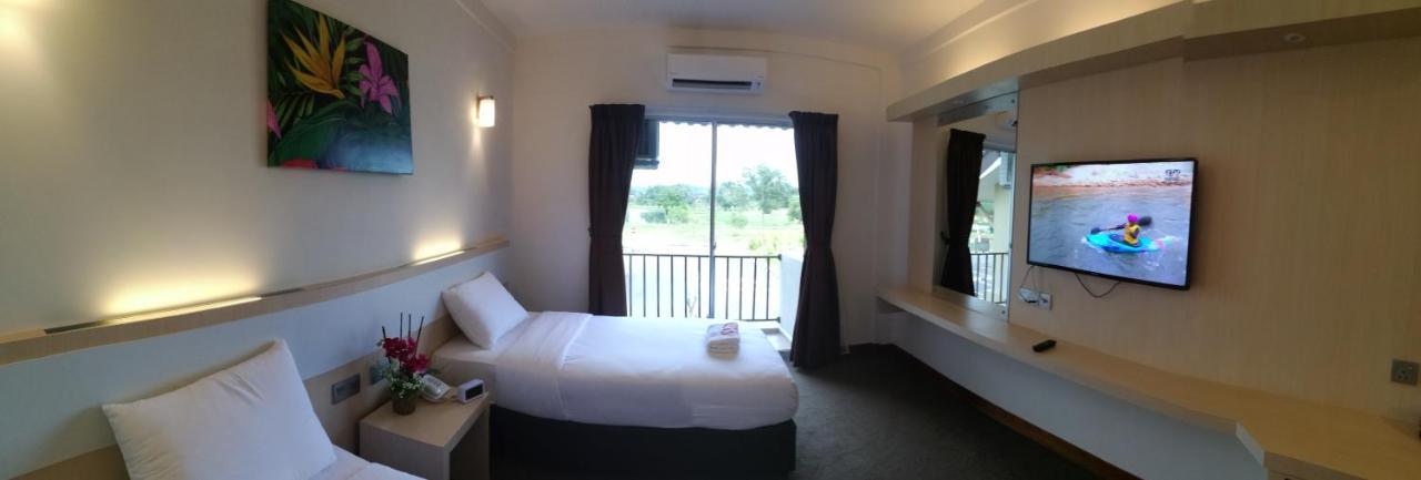 Serdang Lake View Resort Sungai Kechil Екстер'єр фото