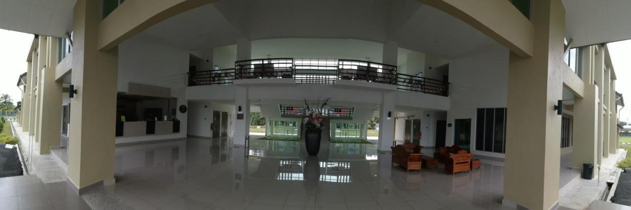 Serdang Lake View Resort Sungai Kechil Екстер'єр фото